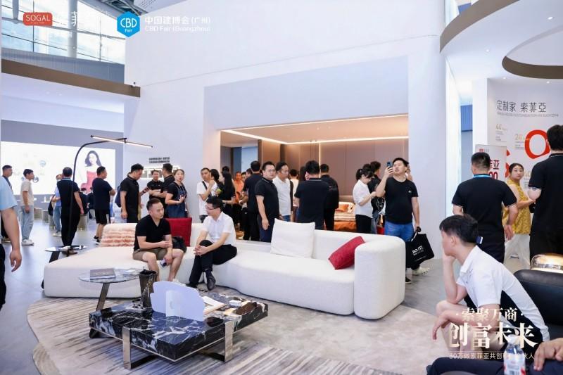 索菲亚亮相 2025 建博会,以创新招商模式重塑定制行业格局(图4) 索菲亚亮相 2025 建博会,以创新招商模式重塑定制行业格局(图4)